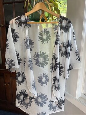 Sheer Floral Kimono Cover in White & Black